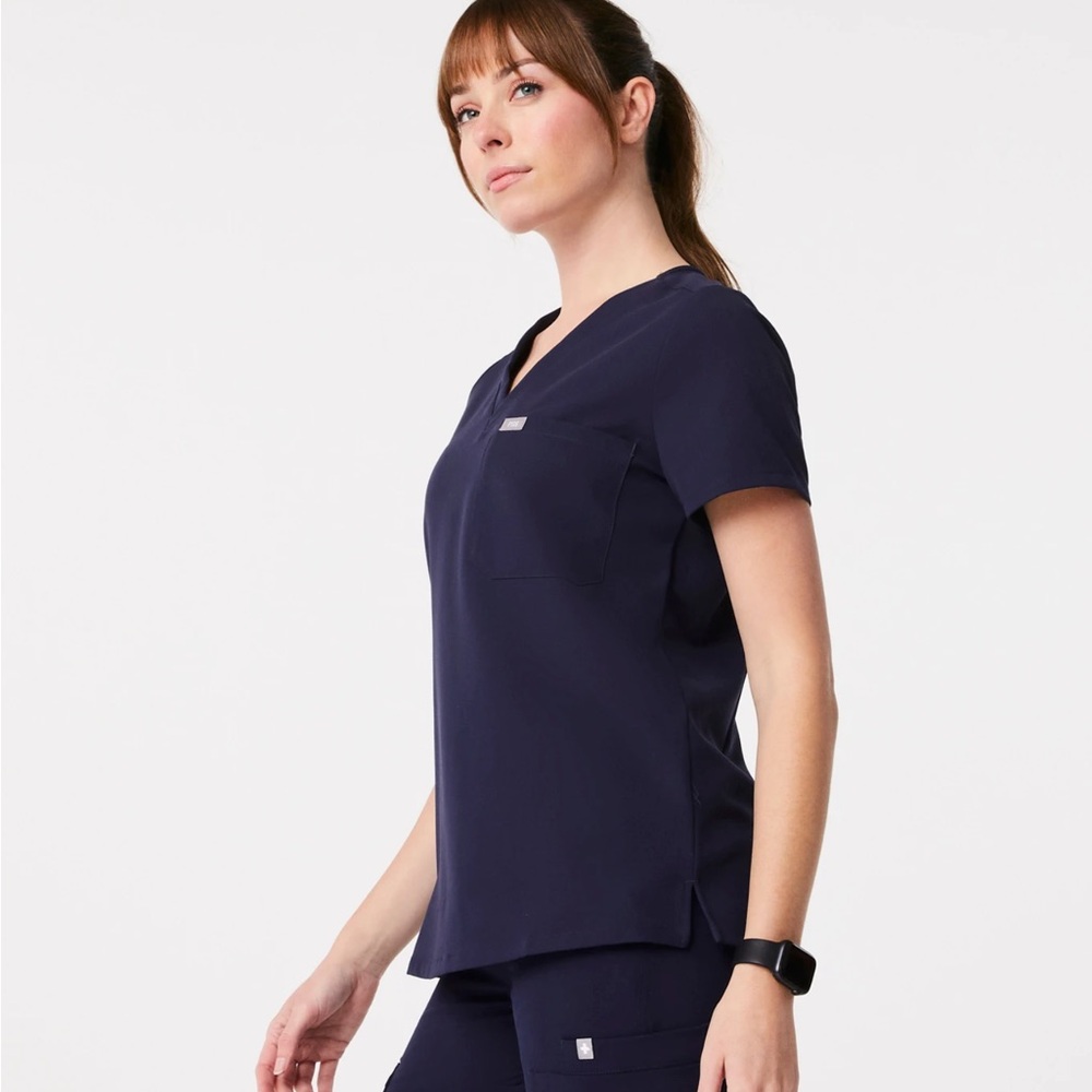 Figs Women's Navy V-Neck Scrub Top